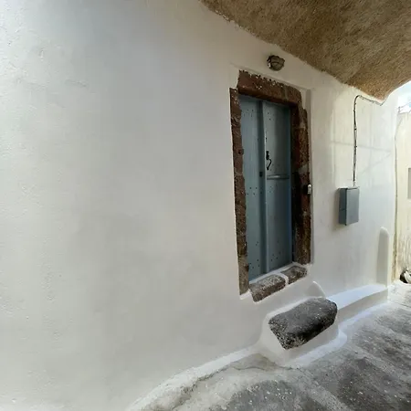 Santorini Emporio Cave Emporio (Santorini)