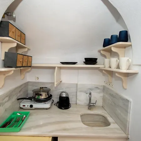 Santorini Emporio Cave Apartment *